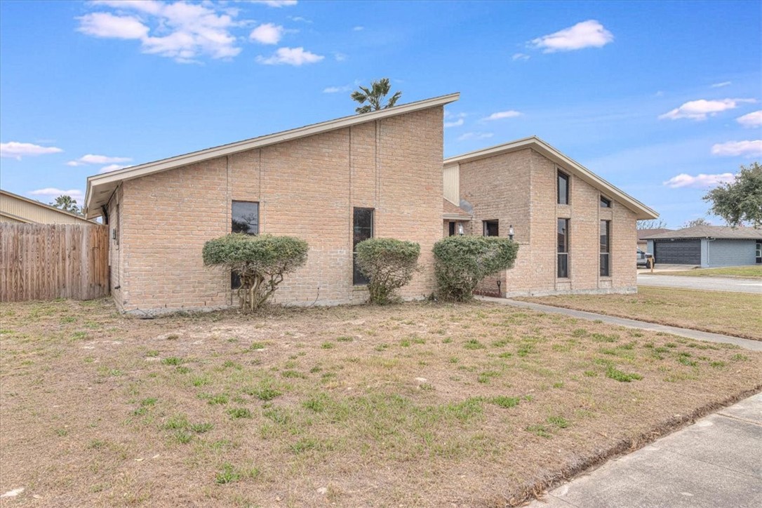 985 Crossbill Street Corpus Christi TX 78418