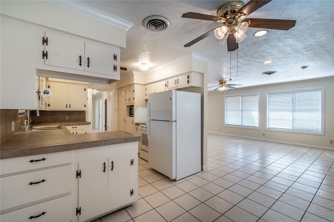 203 E Wildwood Drive Corpus Christi TX 78410