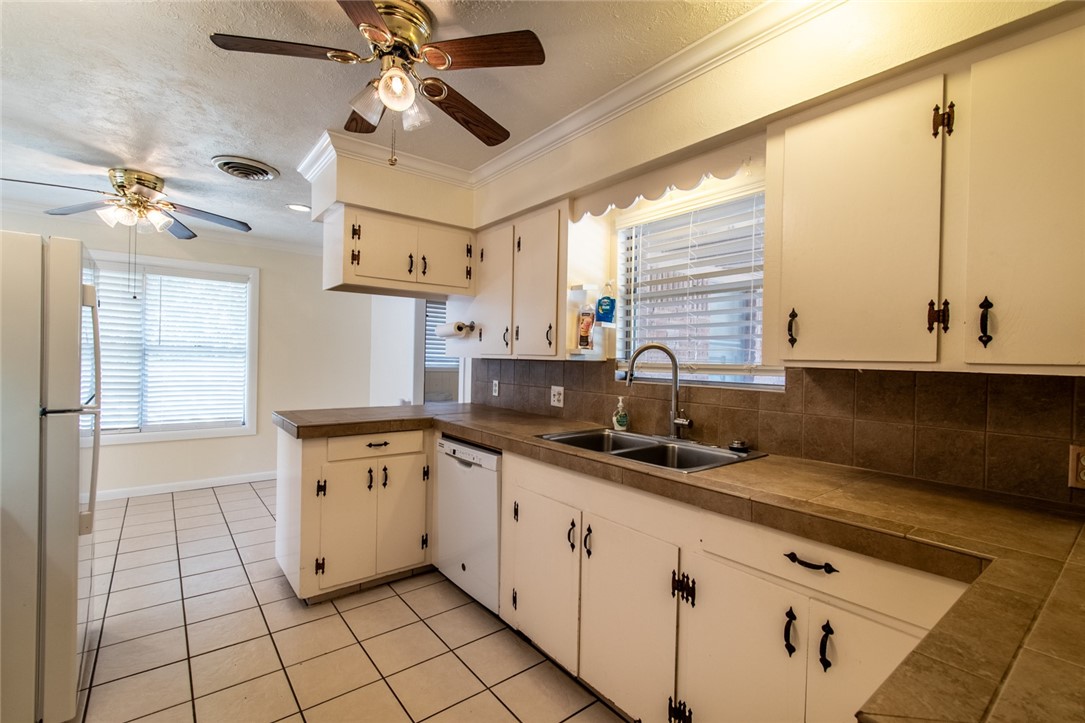 203 E Wildwood Drive Corpus Christi TX 78410