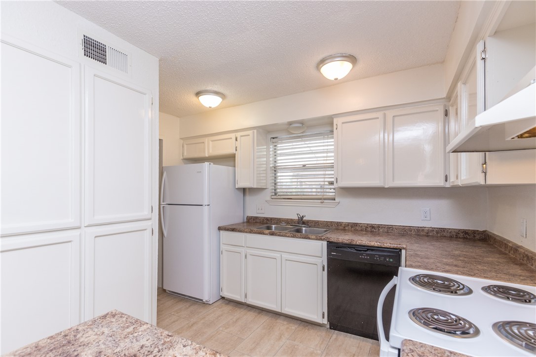 5133 Middlecoff B Corpus Christi TX 78413