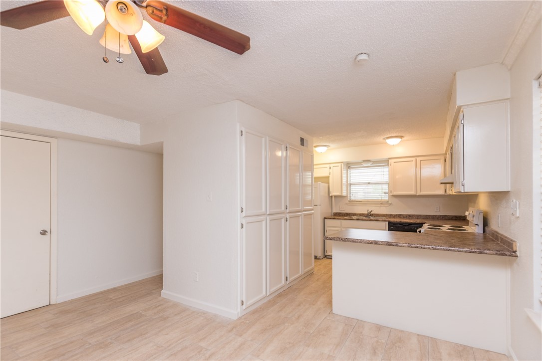 5133 Middlecoff B Corpus Christi TX 78413