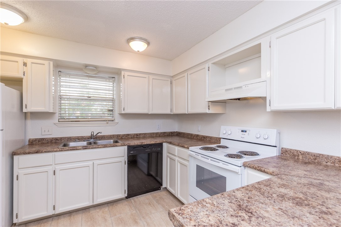 5133 Middlecoff B Corpus Christi TX 78413