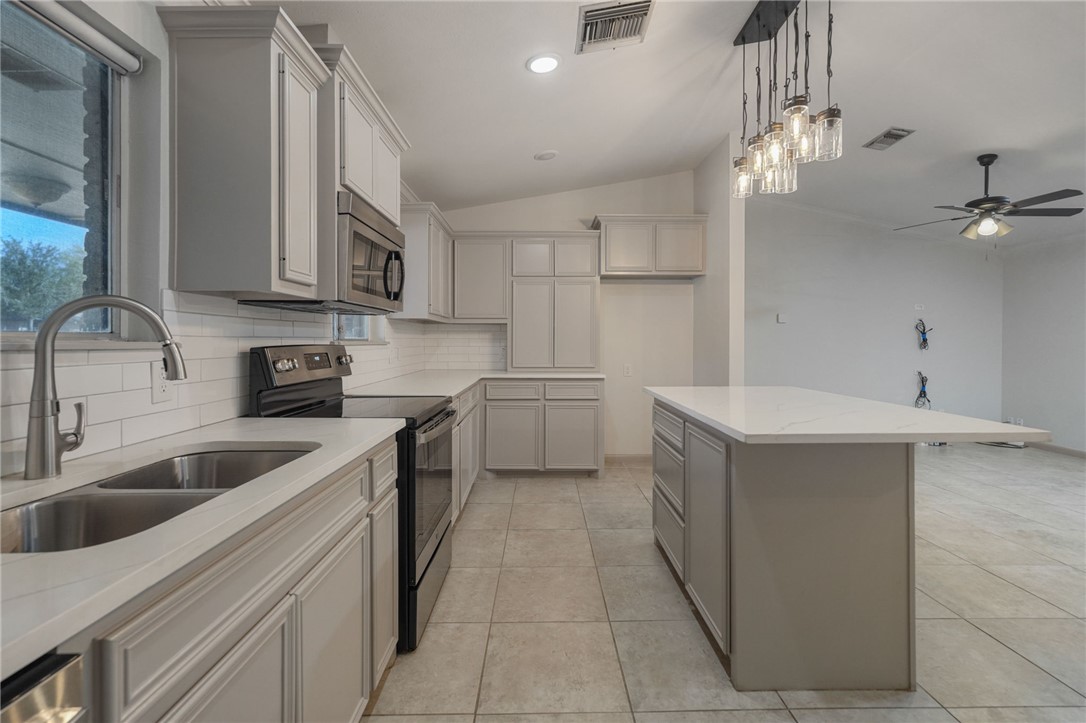 4809 River View Corpus Christi TX 78410