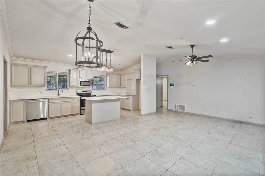 4809 River View Corpus Christi TX 78410