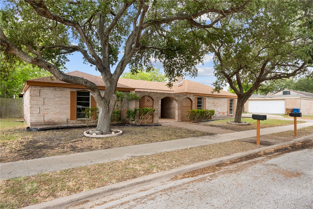 5009 Wingfoot B Corpus Christi TX 78413