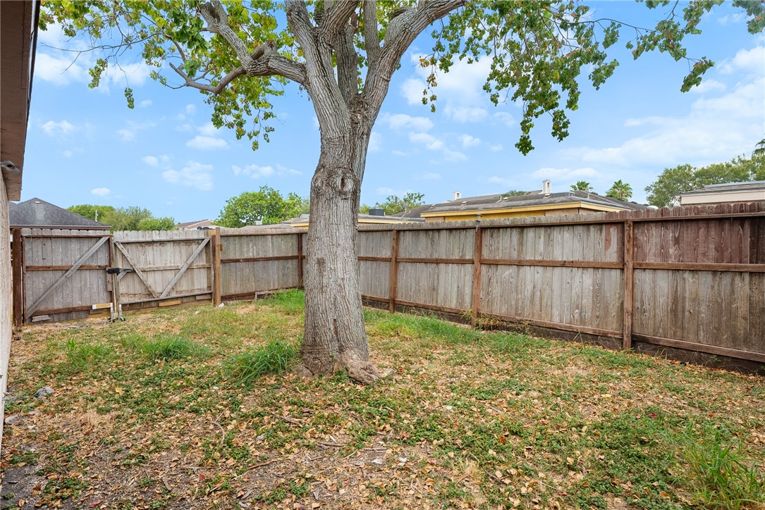 5009 Wingfoot B Corpus Christi TX 78413