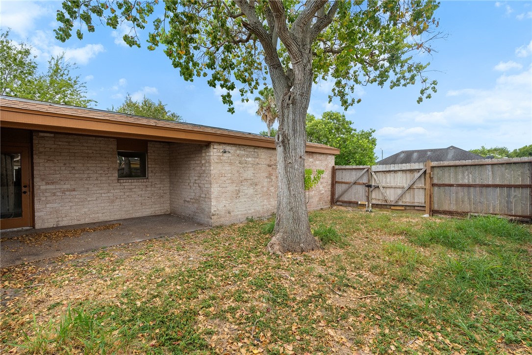 5009 Wingfoot B Corpus Christi TX 78413