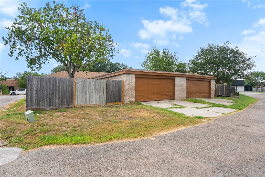 5009 Wingfoot B Corpus Christi TX 78413
