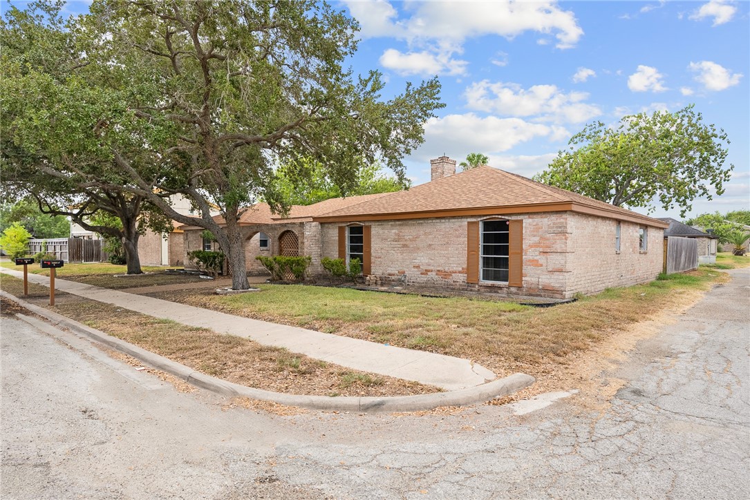 5009 Wingfoot B Corpus Christi TX 78413