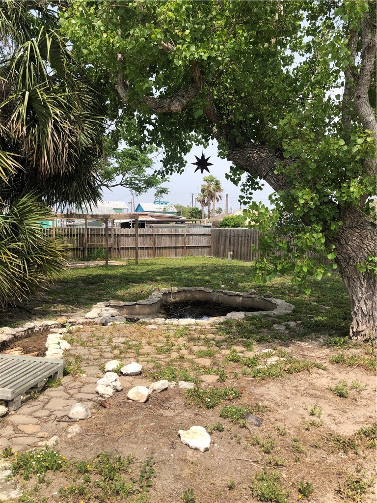 325 E Oaks Avenue Port Aransas TX 78373