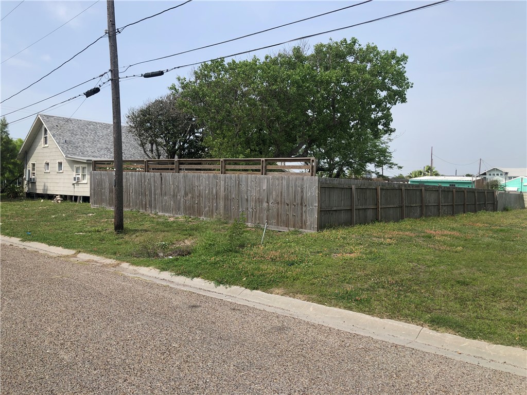 325 E Oaks Avenue Port Aransas TX 78373