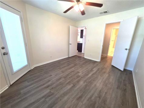 302 Saint Andrews St E-103 Rockport TX 78382