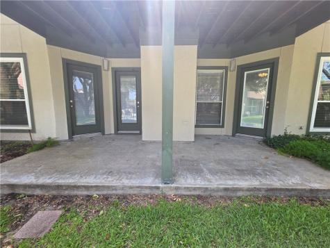 302 Saint Andrews St E-103 Rockport TX 78382