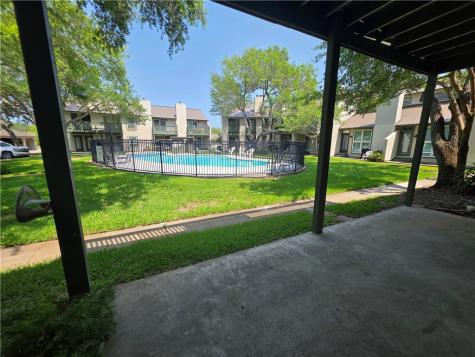 302 Saint Andrews St E-103 Rockport TX 78382