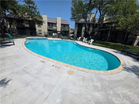 302 Saint Andrews St E-103 Rockport TX 78382