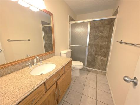 302 Saint Andrews St E-103 Rockport TX 78382