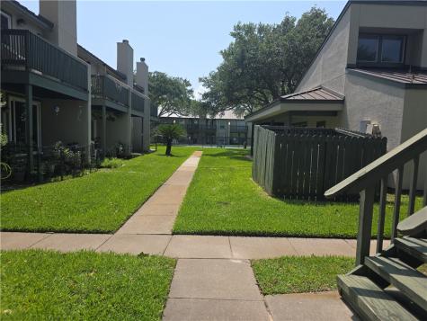 302 Saint Andrews St E-103 Rockport TX 78382