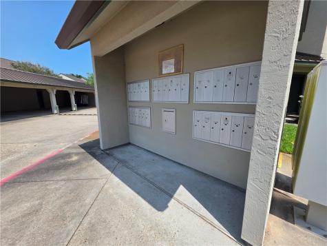 302 Saint Andrews St E-103 Rockport TX 78382