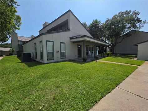 302 Saint Andrews St E-103 Rockport TX 78382