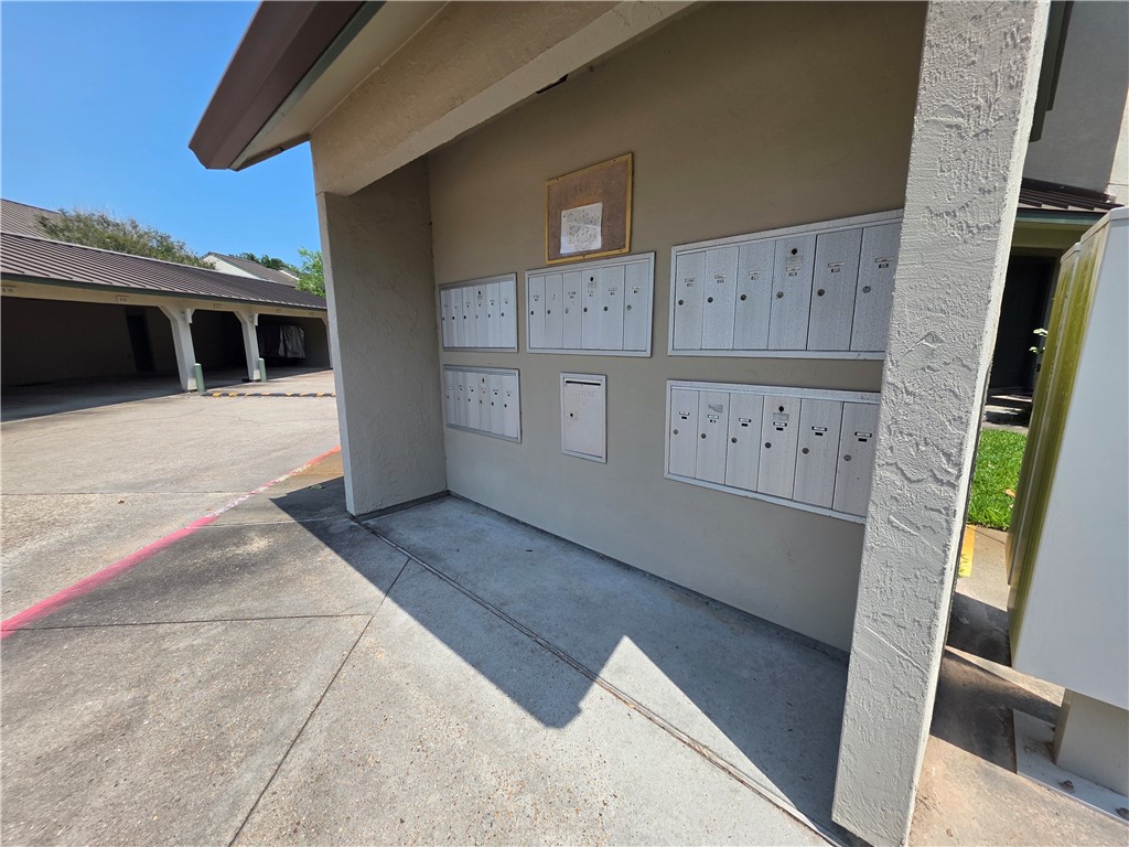 302 Saint Andrews St E-103 Rockport TX 78382
