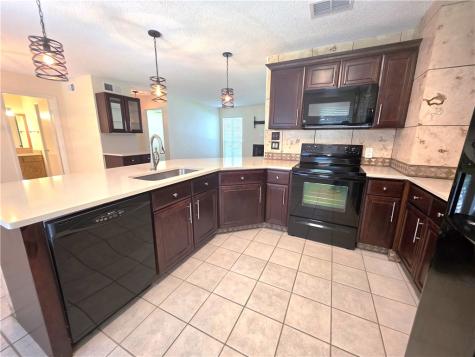 302 Saint Andrews St E-103 Rockport TX 78382