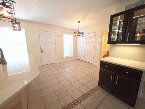 302 Saint Andrews St E-103 Rockport TX 78382