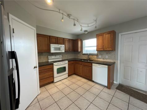 2112 Westwood Drive Portland TX 78374