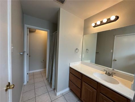 2112 Westwood Drive Portland TX 78374