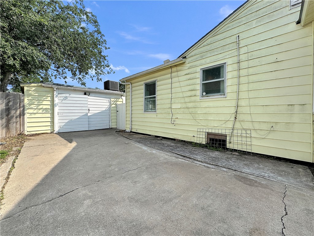 329 Foster Drive Corpus Christi TX 78404
