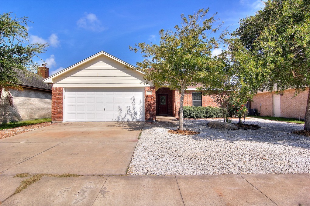 2418 Handlin Drive Corpus Christi TX 78418