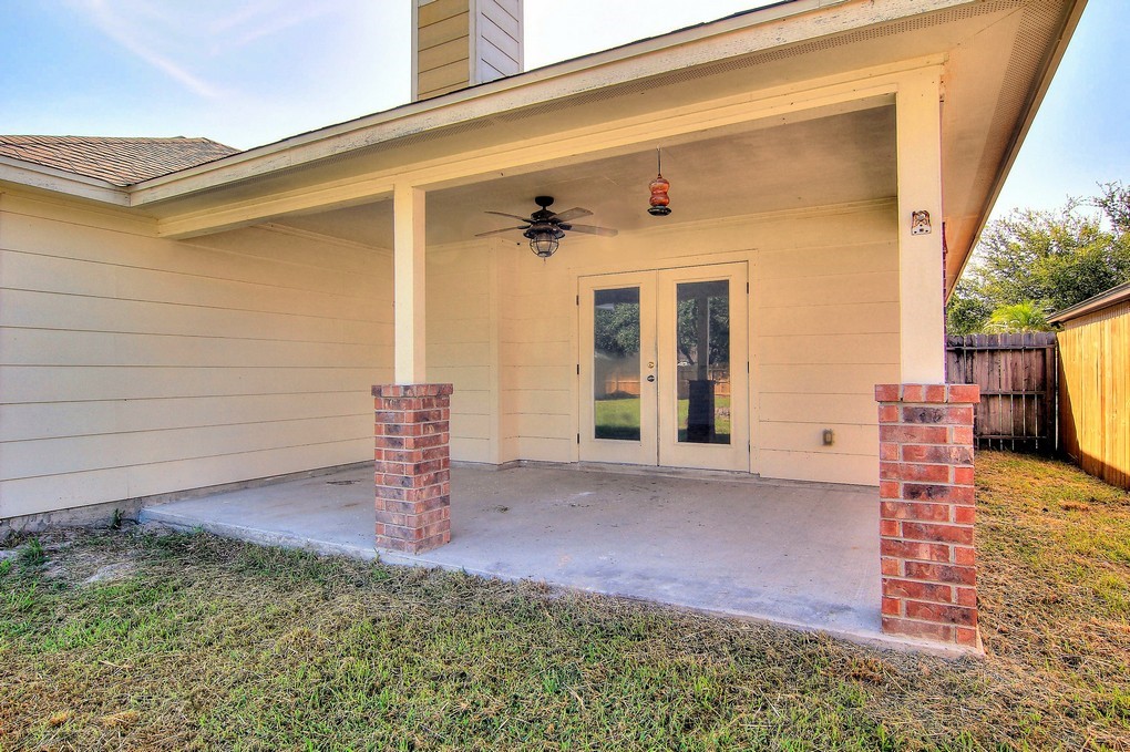 2418 Handlin Drive Corpus Christi TX 78418