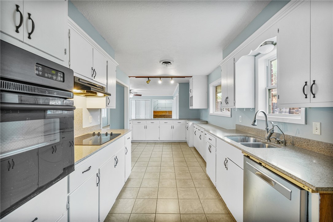 1061 Meadowbrook Drive Corpus Christi TX 78412