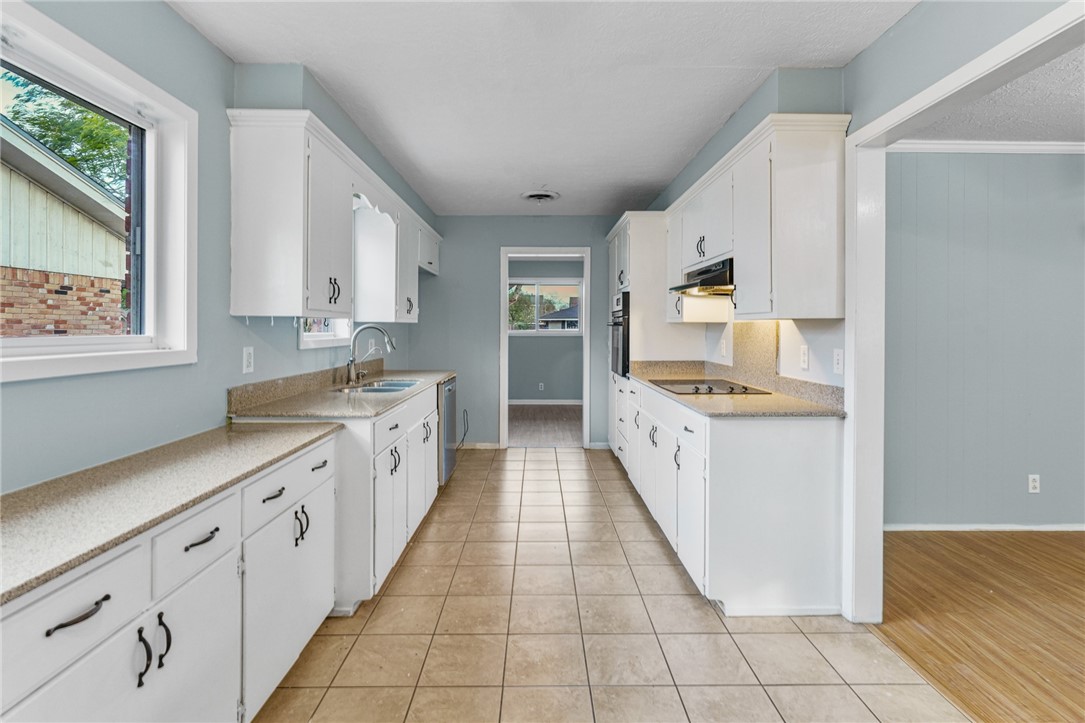 1061 Meadowbrook Drive Corpus Christi TX 78412