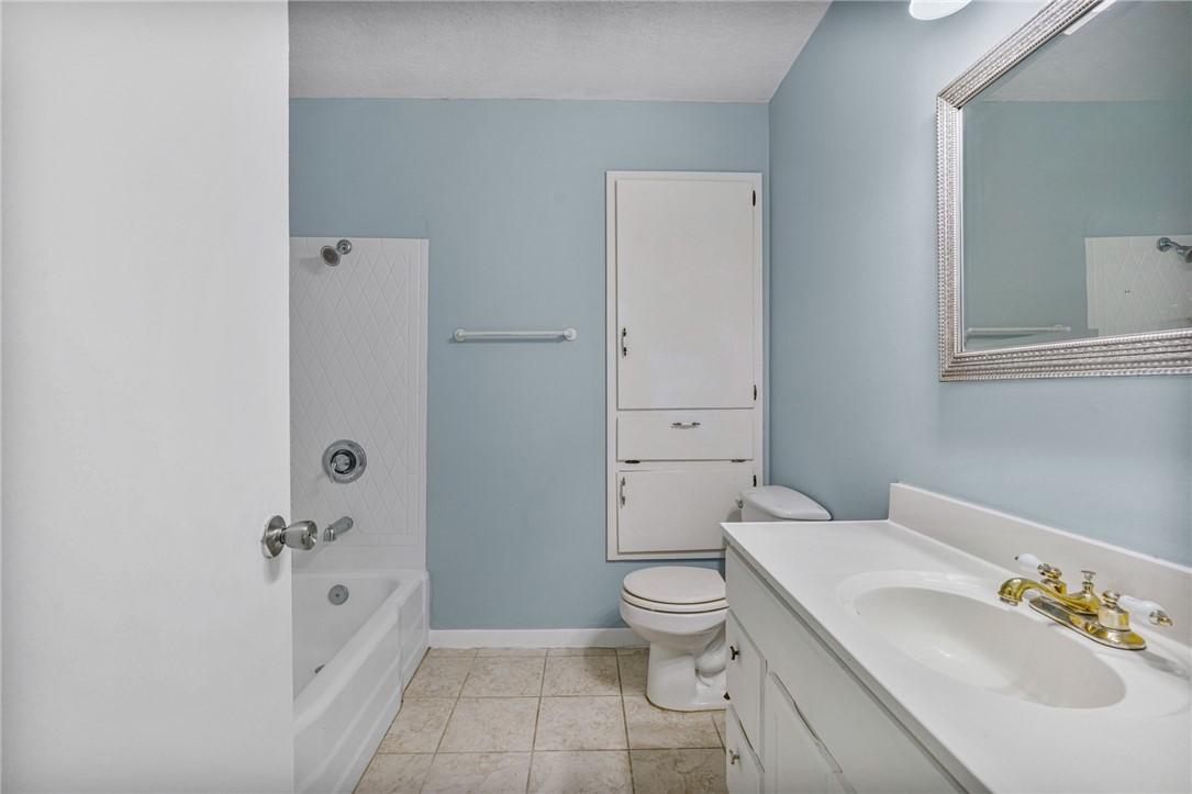 1061 Meadowbrook Drive Corpus Christi TX 78412