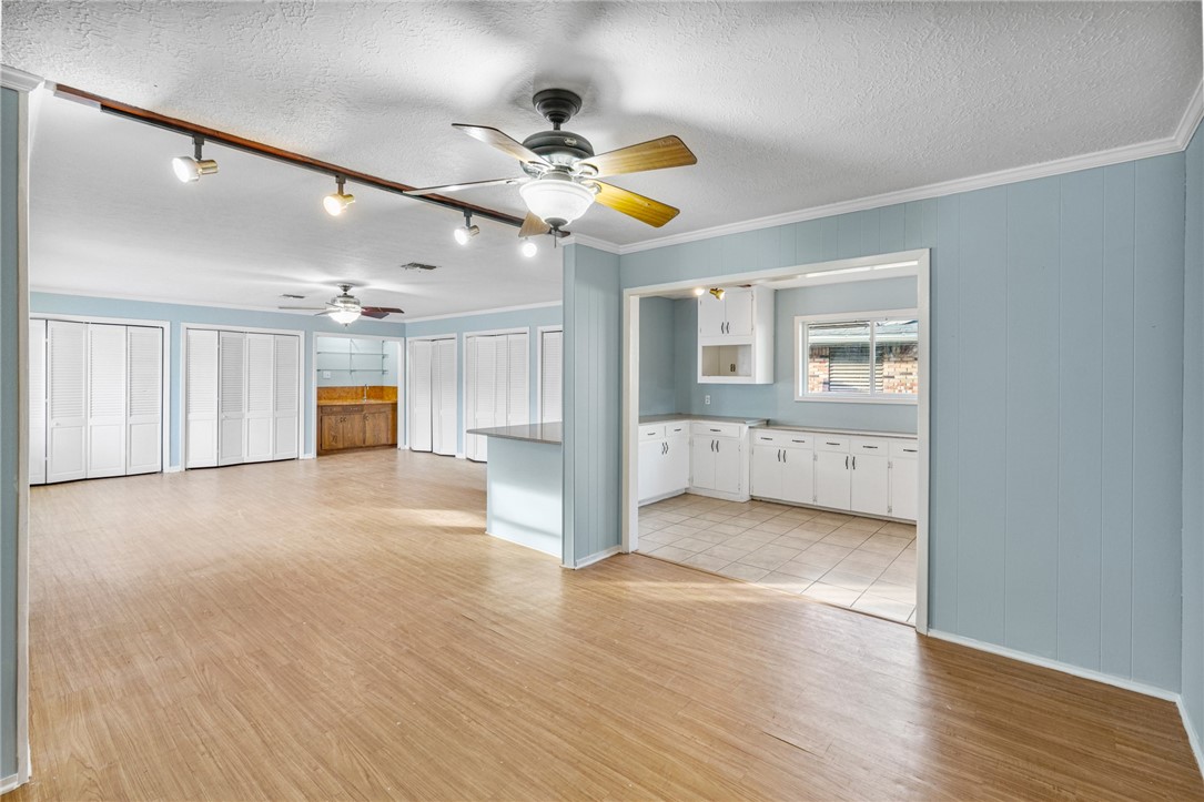1061 Meadowbrook Drive Corpus Christi TX 78412