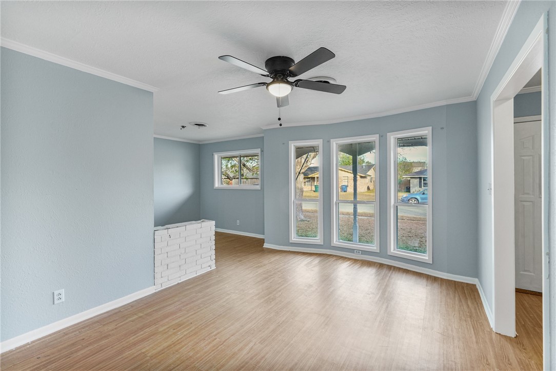 1061 Meadowbrook Drive Corpus Christi TX 78412