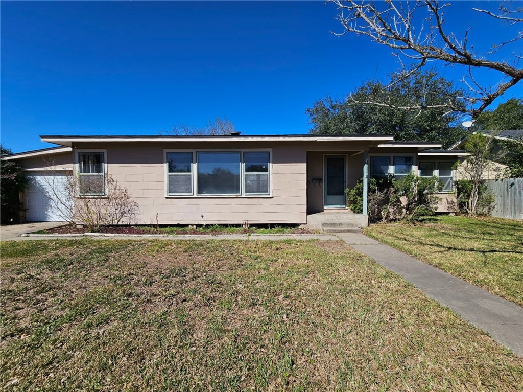 614 W Alice Avenue Kingsville TX 78363