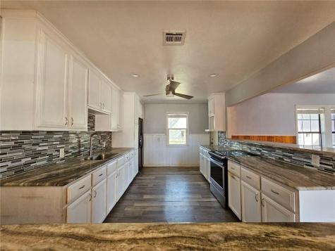 614 W Alice Avenue Kingsville TX 78363