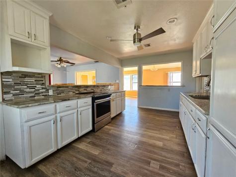 614 W Alice Avenue Kingsville TX 78363