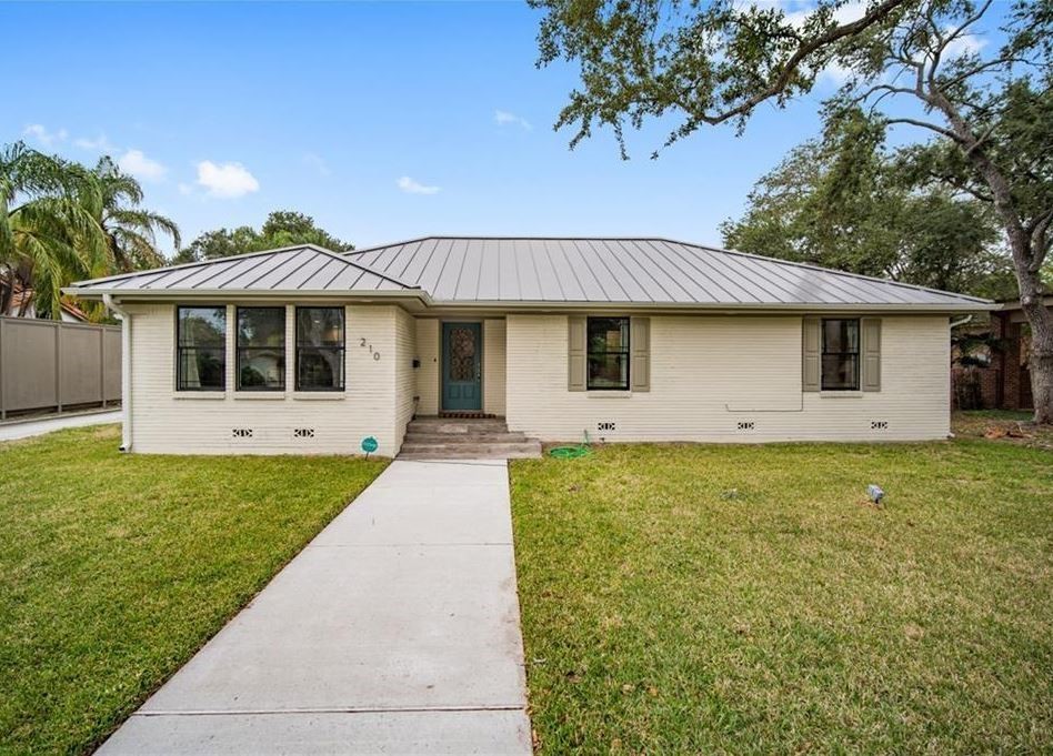 210 Wilshire Place Corpus Christi TX 78411