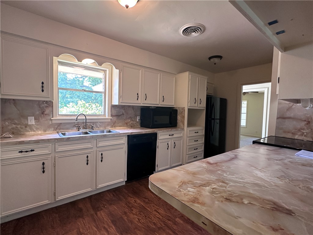 825 Crestview Drive Corpus Christi TX 78412