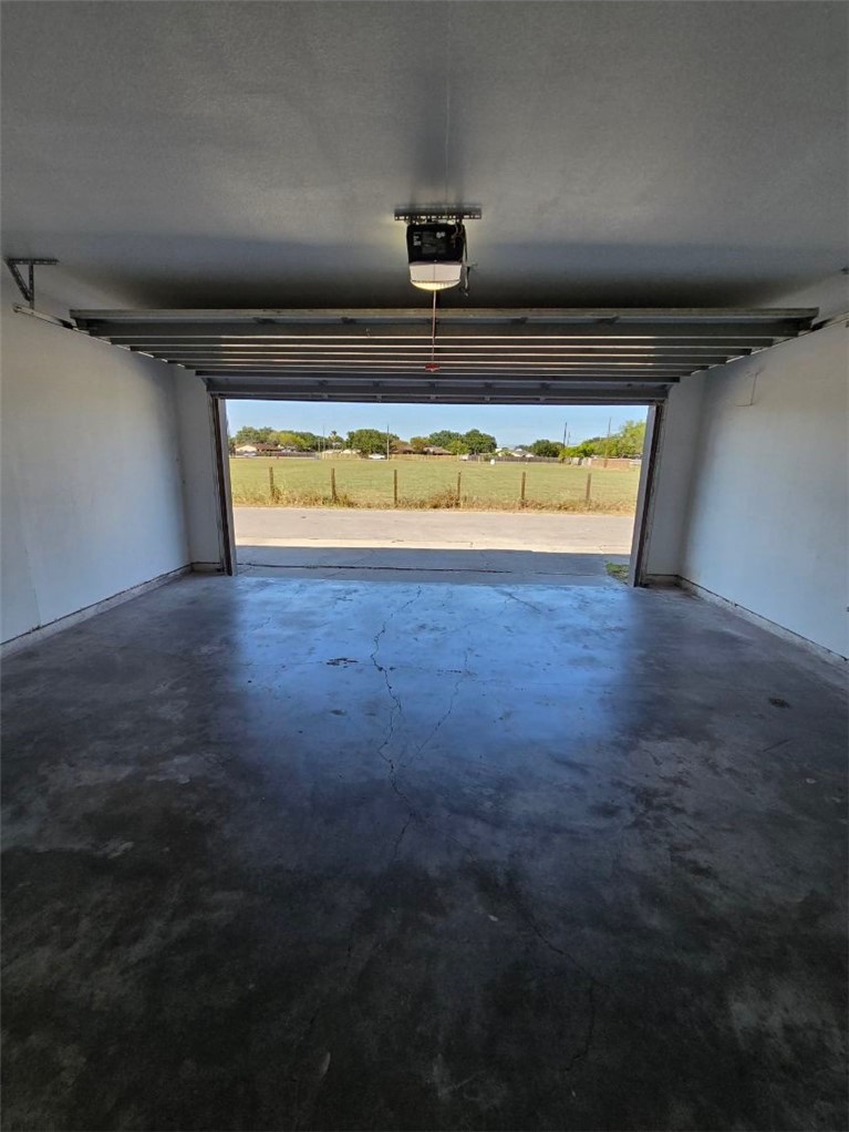 5166 Middlecoff Road B Corpus Christi TX 78413