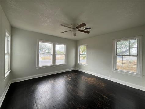 1253 Logan Avenue Corpus Christi TX 78404