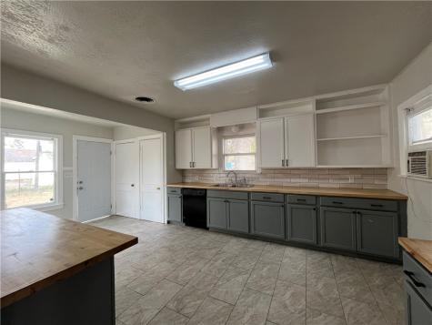 1253 Logan Avenue Corpus Christi TX 78404