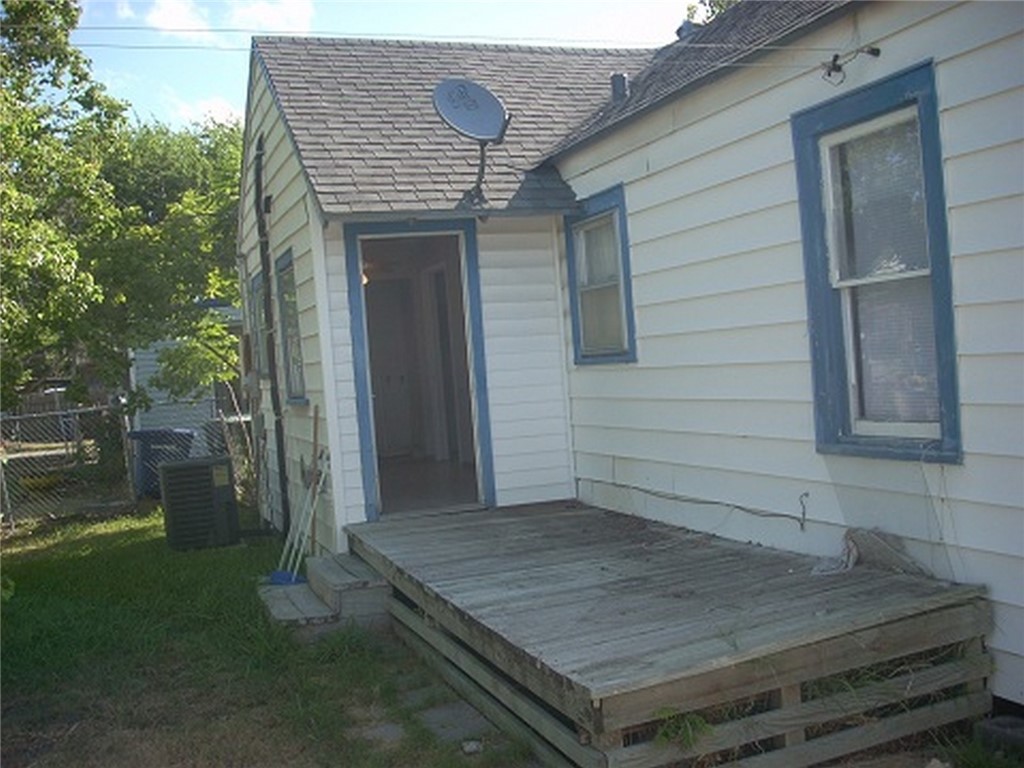 2333 Riggan Street Corpus Christi TX 78404