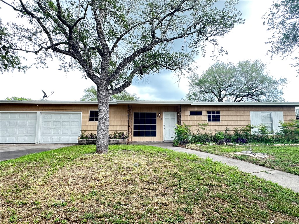620 Reynolds Avenue Taft TX 78390