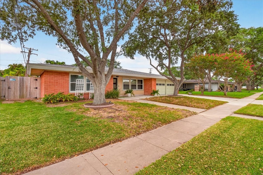 609 Peerman Place Corpus Christi TX 78411
