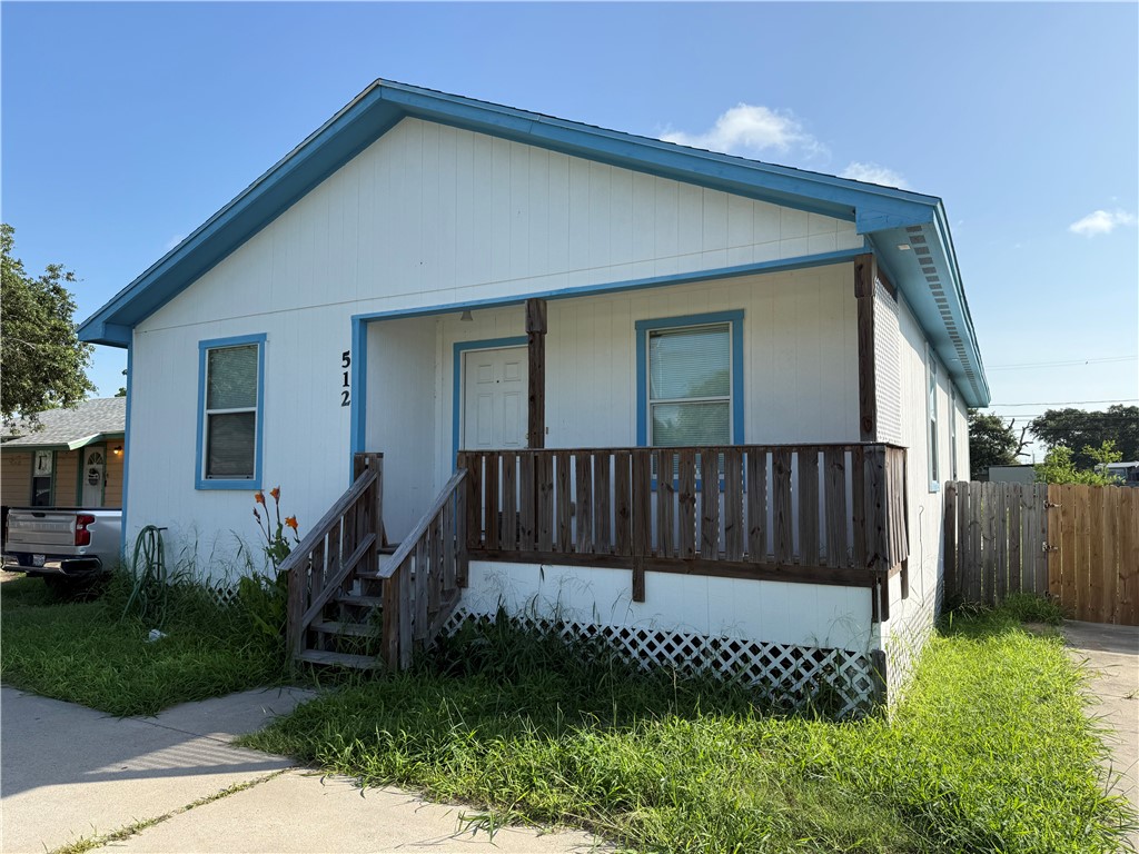 512 Lakeside Drive Corpus Christi TX 78418