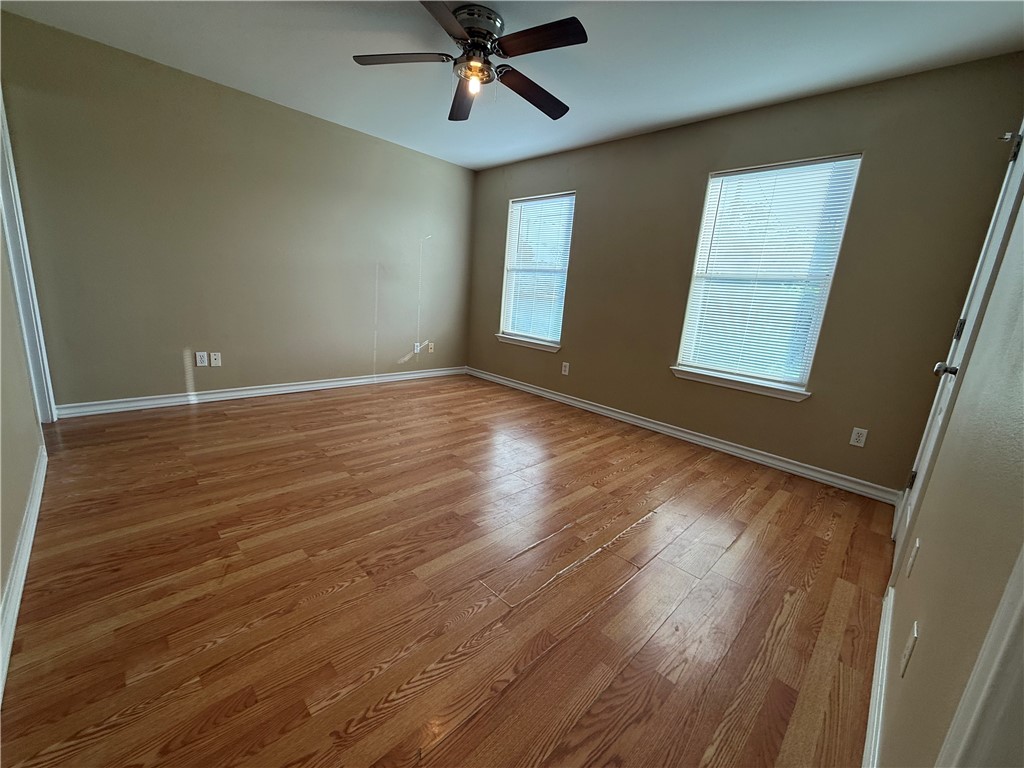 512 Lakeside Drive Corpus Christi TX 78418