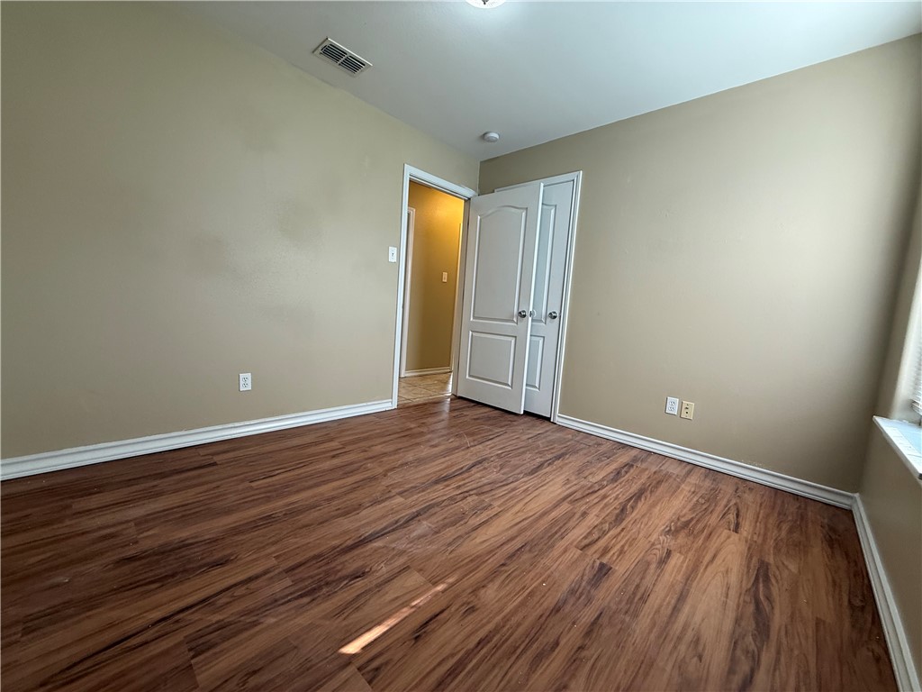 512 Lakeside Drive Corpus Christi TX 78418
